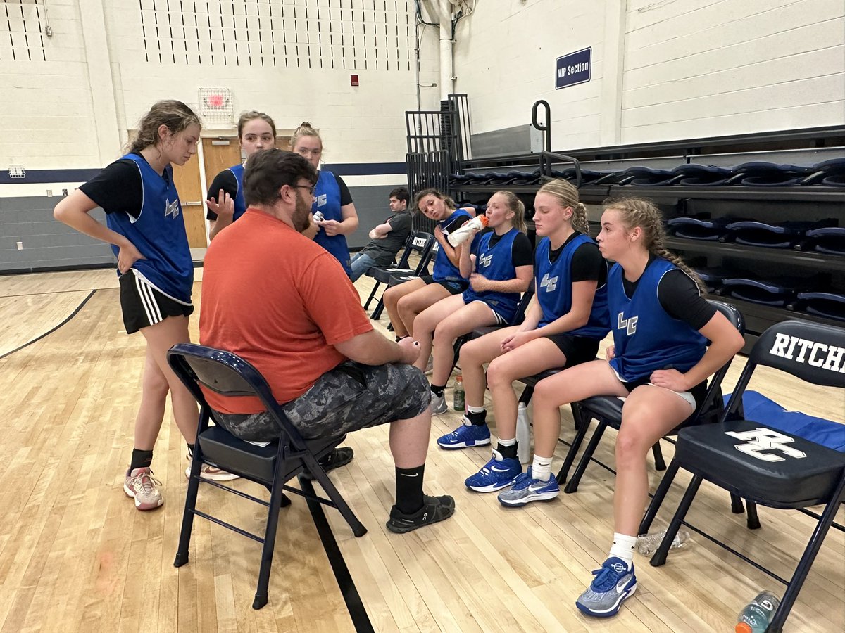 bigpink_23's tweet photo. @MaidsBasketball finished the month of June going 6-3. Keep working hard ladies! @ella_pinkney11 @payten_goodwin @BrynHuntWV @WESLEYBROWNSR @JoeNichols6 https://t.co/d8c6pNH15p