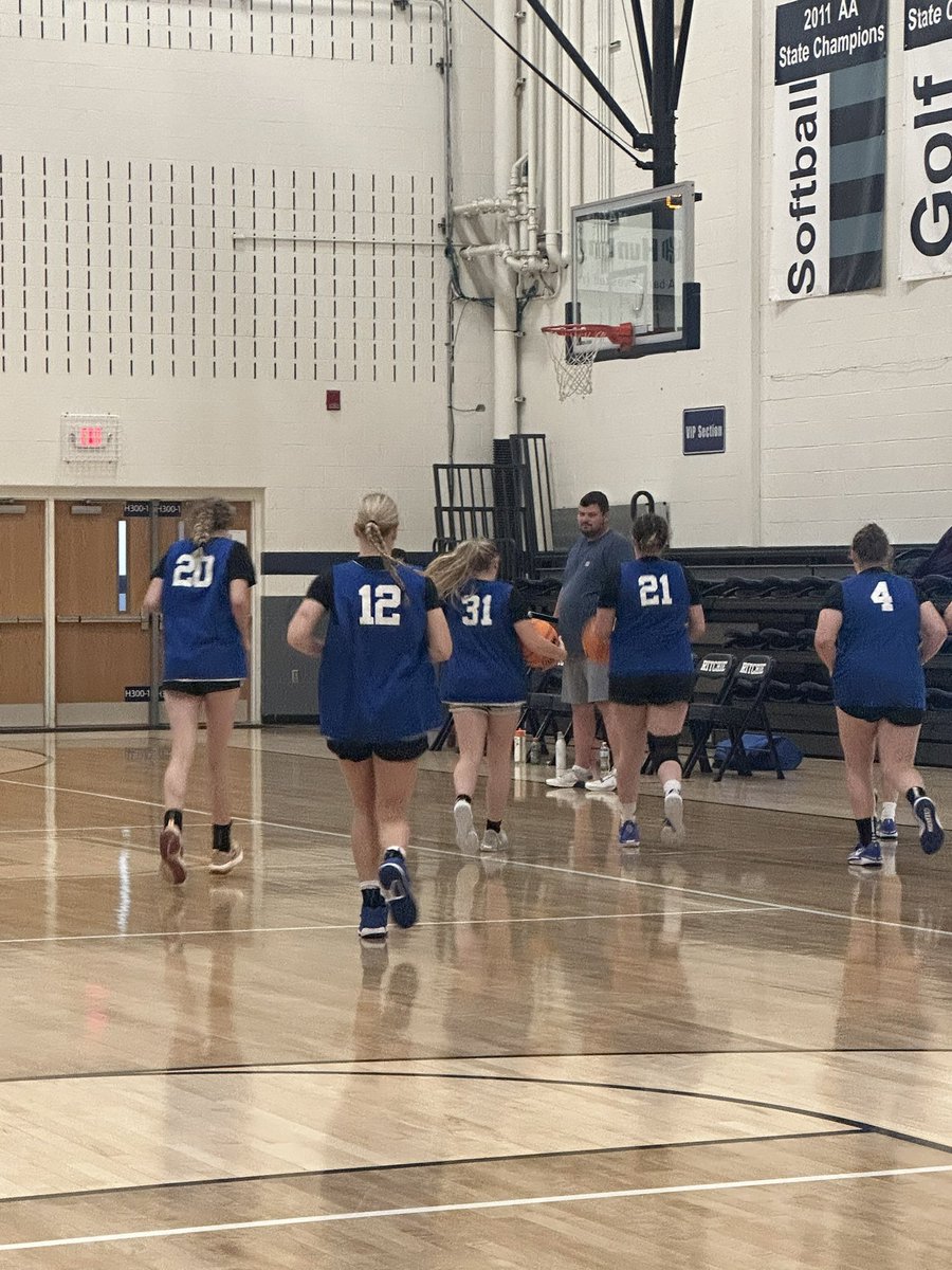 bigpink_23's tweet photo. @MaidsBasketball finished the month of June going 6-3. Keep working hard ladies! @ella_pinkney11 @payten_goodwin @BrynHuntWV @WESLEYBROWNSR @JoeNichols6 https://t.co/d8c6pNH15p