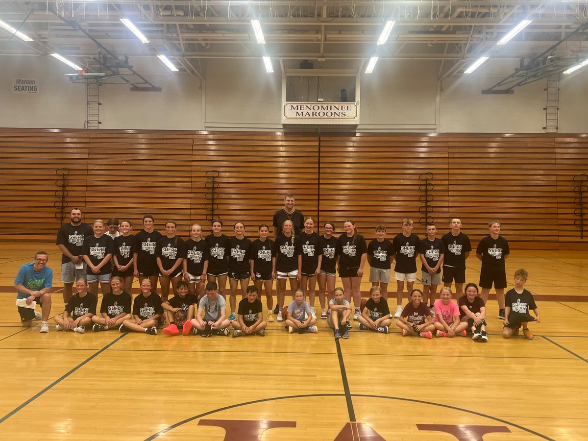 A lot of fun this morning in Michigan working with these players!!! <a href="/MenomineeHoops/">Maroon Basketball</a> <a href="/S_Larson24/">Sam Larson</a>