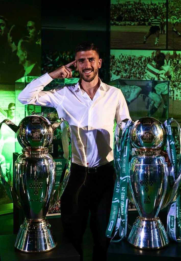 valter47scp's tweet photo. Agora cantamos até que se oiça do outro lado do Atlântico!
Obrigado Paulinho 🥹💚 https://t.co/nRtlEezgNQ