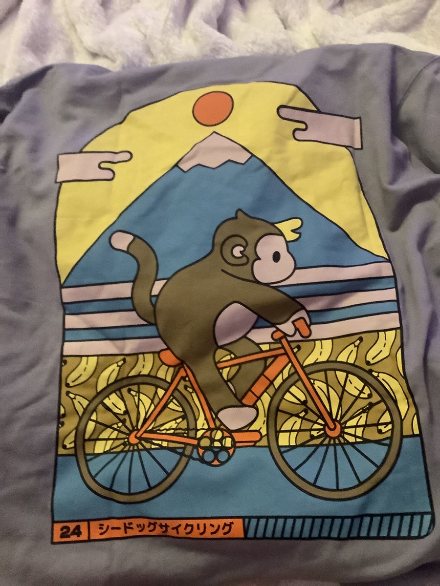 Sxftbug's tweet image. @CDawgVA So happy to finally receive this! It’s the best qulaity down to the actual fabric and designs. I love the recyclable bag and the little tag that shows your bike route Through Japan! Thanks for doing what you do monkey! 🫶🏼🐒