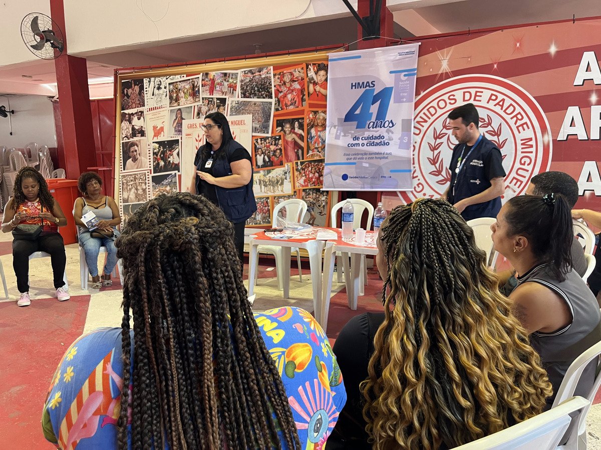 HMASchweitzer's tweet photo. O evento “Vozes da Inclusão”, realizado pelo time HMAS em parceria com o @Viva_Rio , uniu forças com a Escola de Samba Unidos de Padre Miguel (UPM). 🤝

Profissionais do RH palestraram sobre como montar um currículo atrativo, deram dicas de apresentação pessoal + https://t.co/73ydytG0I7