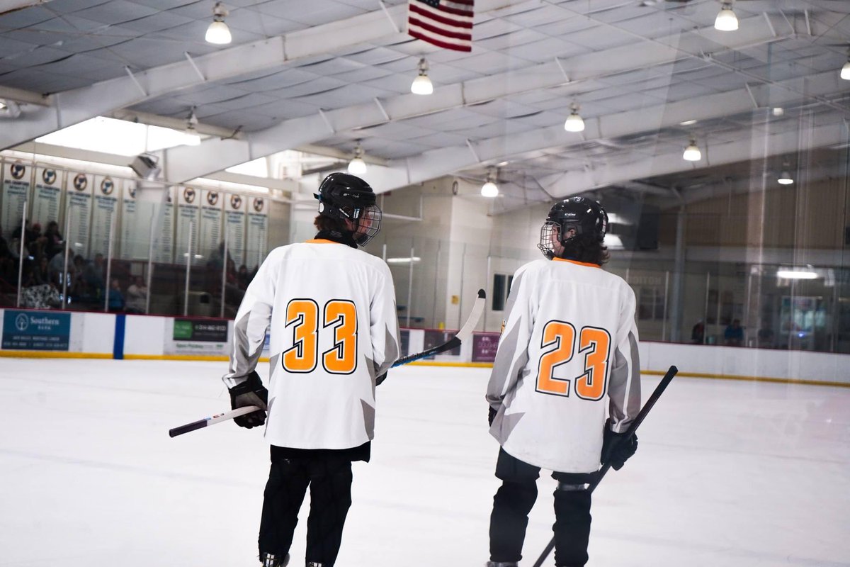 LHSSSTL's tweet photo. The LuSo hockey team wrapped up its season last week! The team is hosting a Prospect Camp this weekend at the Meramec Shark Tank, and it's not too late to sign up! Any 1st-12th grader with skating experience can join. 
Register now >> https://t.co/Q1IO8aK3tu https://t.co/ujOk6lL4k5