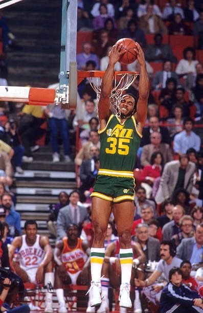 KennyRiceSports's tweet photo. Tribute to #BlueGrass hoops @KHSAA @khsaaevents Among those I’ve seen in #highschool on the way to @nba #WesUnseld #ButchBeard #DarrellGriffith @RexChapman #ReedSheppard joins the impressive list in an hour https://t.co/Oqzuie9zrq