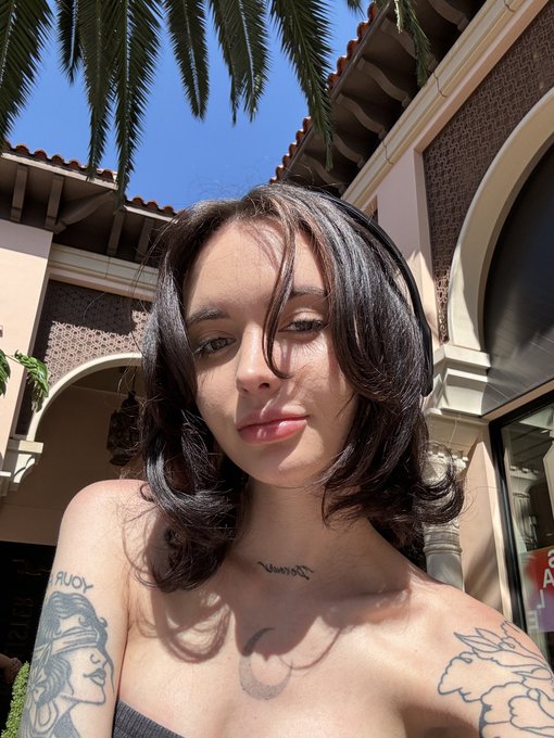 I need my headphones to leave my house but i left my house alone today! https://t.co/P0xW36kzKm