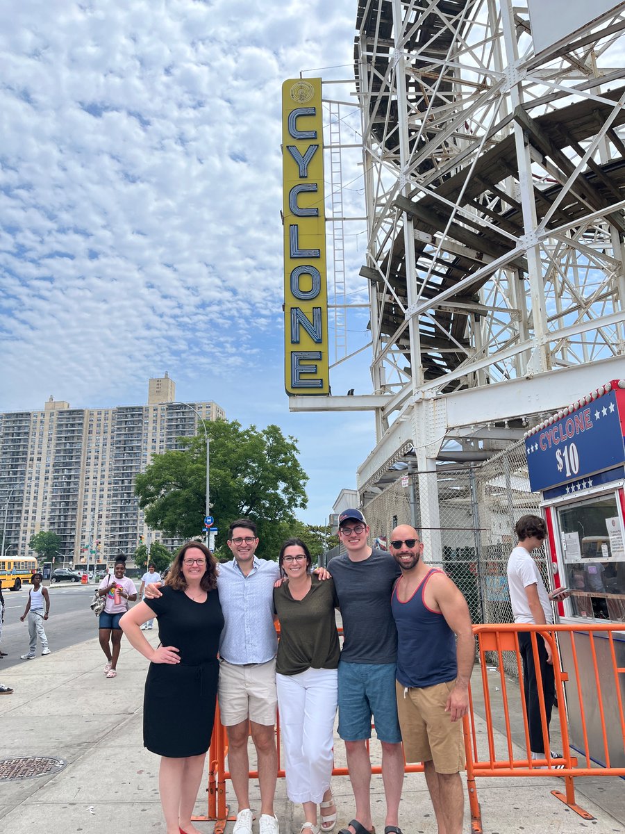 MaloneyNell's tweet photo. Final Wellness Wednesday, Chief style. #backtobrooklyn @rwjsurgery @AJRossiMD @ptrucheMD @brie_slatnick @SteveyBoy1589 https://t.co/maaJpIGqy1