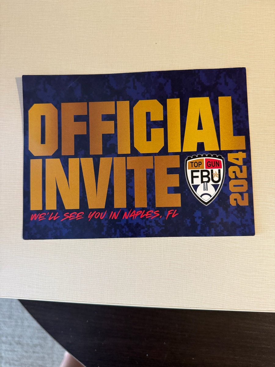 andersonjarod1's tweet photo. Almost go time for some football 🏈         ✈️ Florida #football #summertime  #Motivation #explore #fbu #topgun #iowafootball https://t.co/5hCxcHs941