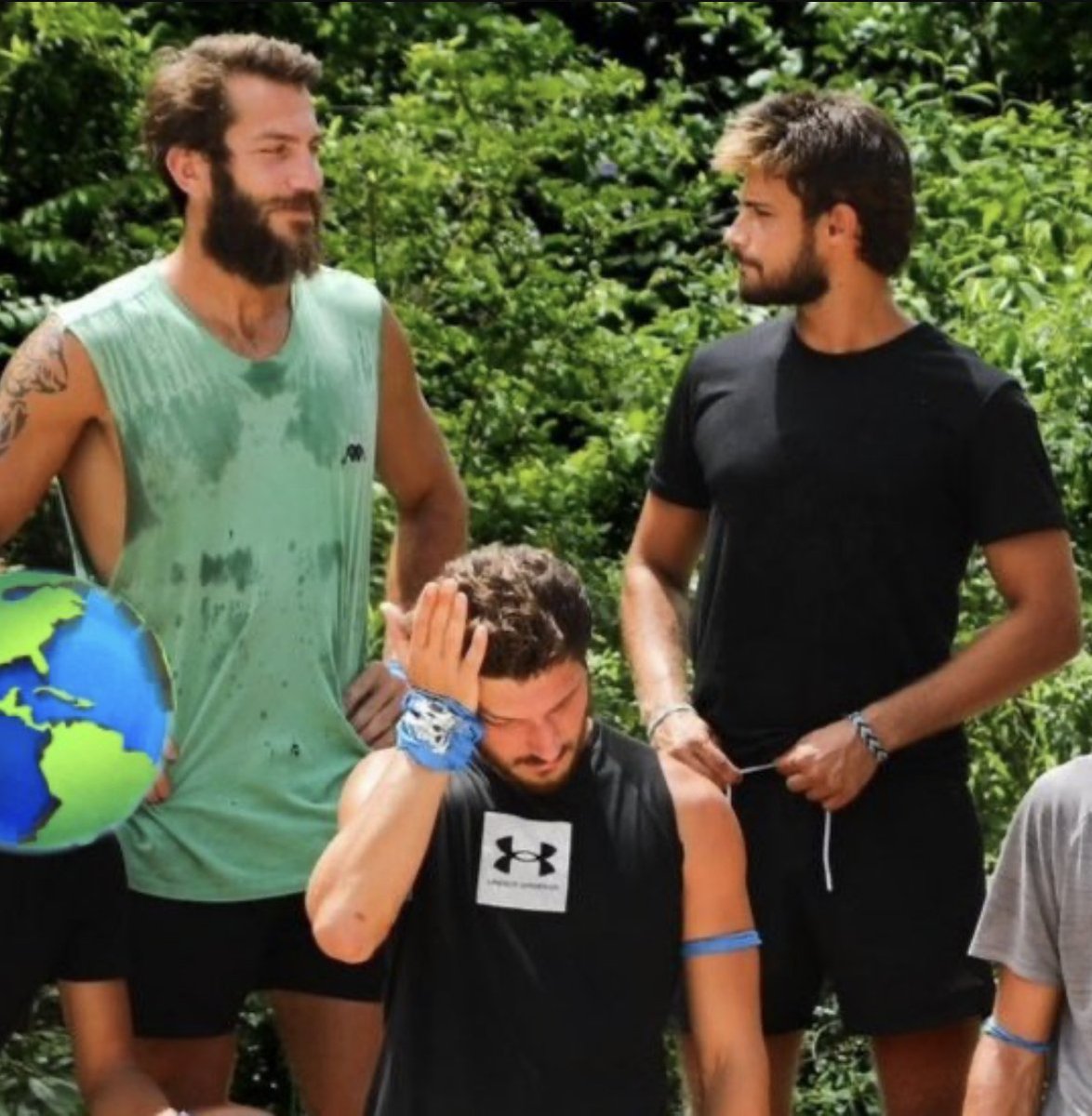 ememre's tweet photo. Batuhanla shiplenen her evrende şampiyonluk oluyor💯
Bu üçgendeki bahtsız bedevi olmayı nasıl başardın, anlatsana biraz @bkaracakayaaa 😅
#survivorGR #Survivorallstar2024 #BatuhanKaracakaya #OgedayGirişken #DanBat #OgBat https://t.co/9qe8lk1vAg