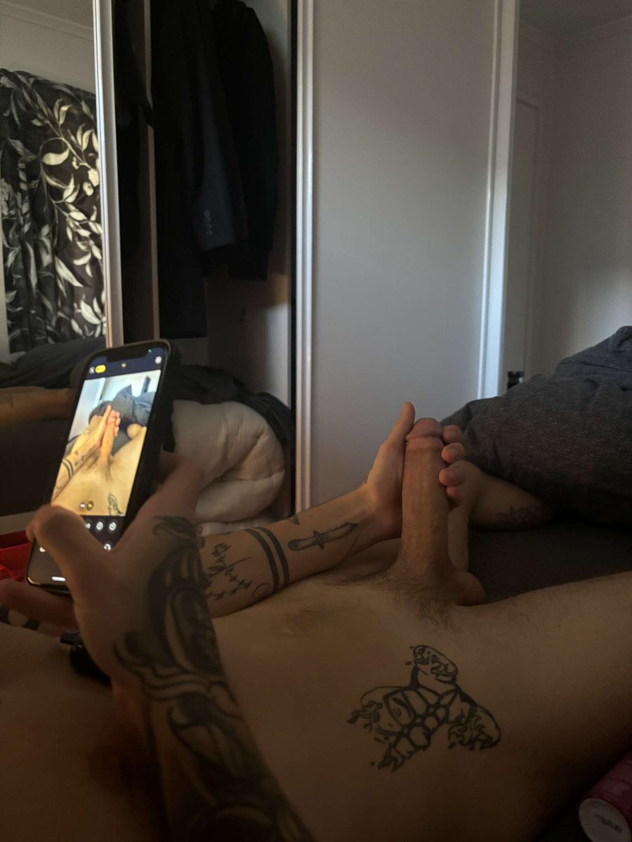 mitchyboixxpriv's tweet photo. tell me what to post a pic of (within reason!!!) and I’ll respond under this tweet. go!! https://t.co/q2HYoaAnAt