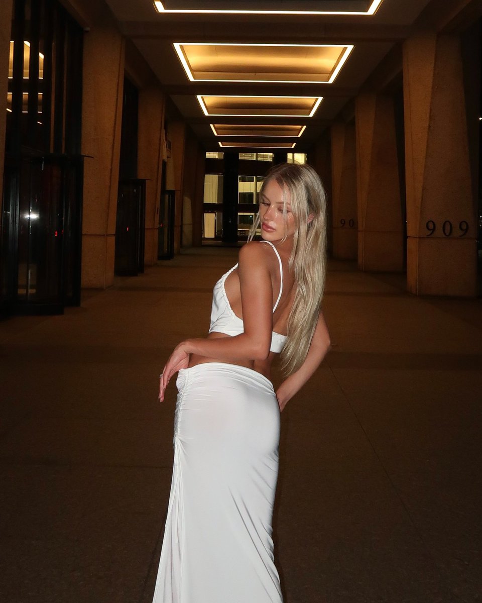 PaigeWalker_'s tweet photo. Heat wave attire https://t.co/6DDhSnQY9F