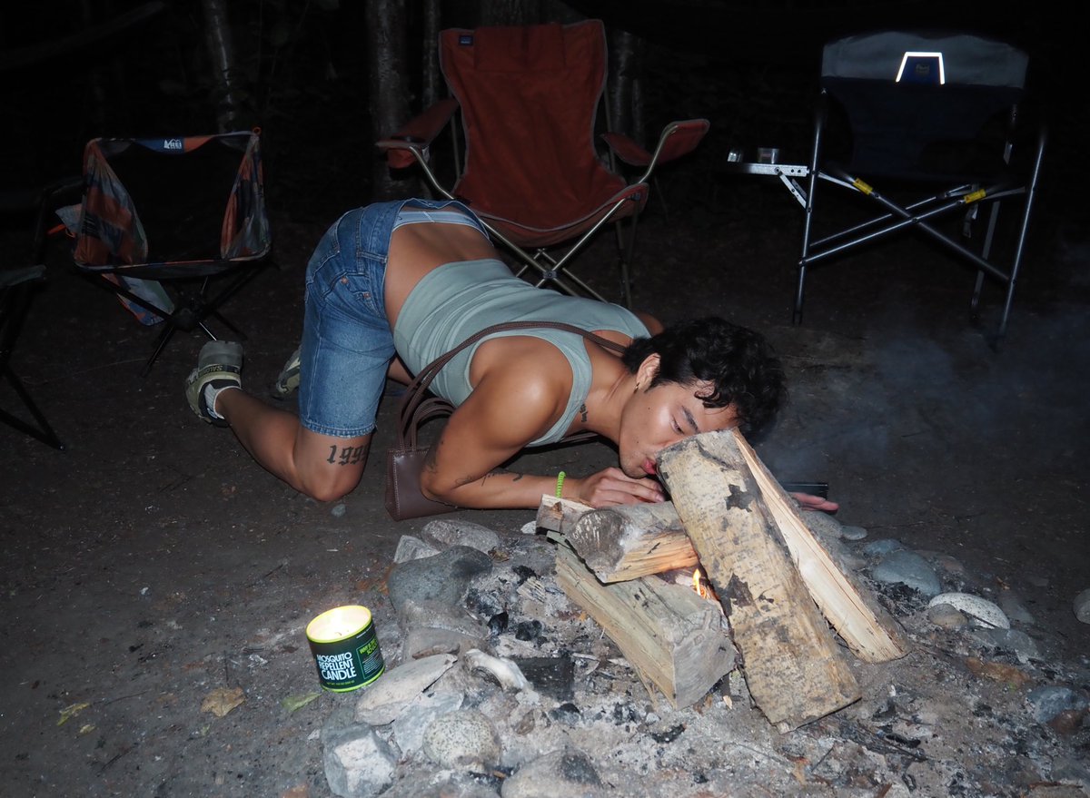 lancejlee's tweet photo. twink vs. wild https://t.co/oHhuUs7SXT