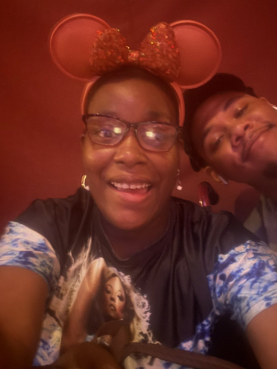 OctaviaTamikaD's tweet photo. Went to the family park with my family. I had so much fun. Disney is my life. https://t.co/6eL6Lv9OtL
