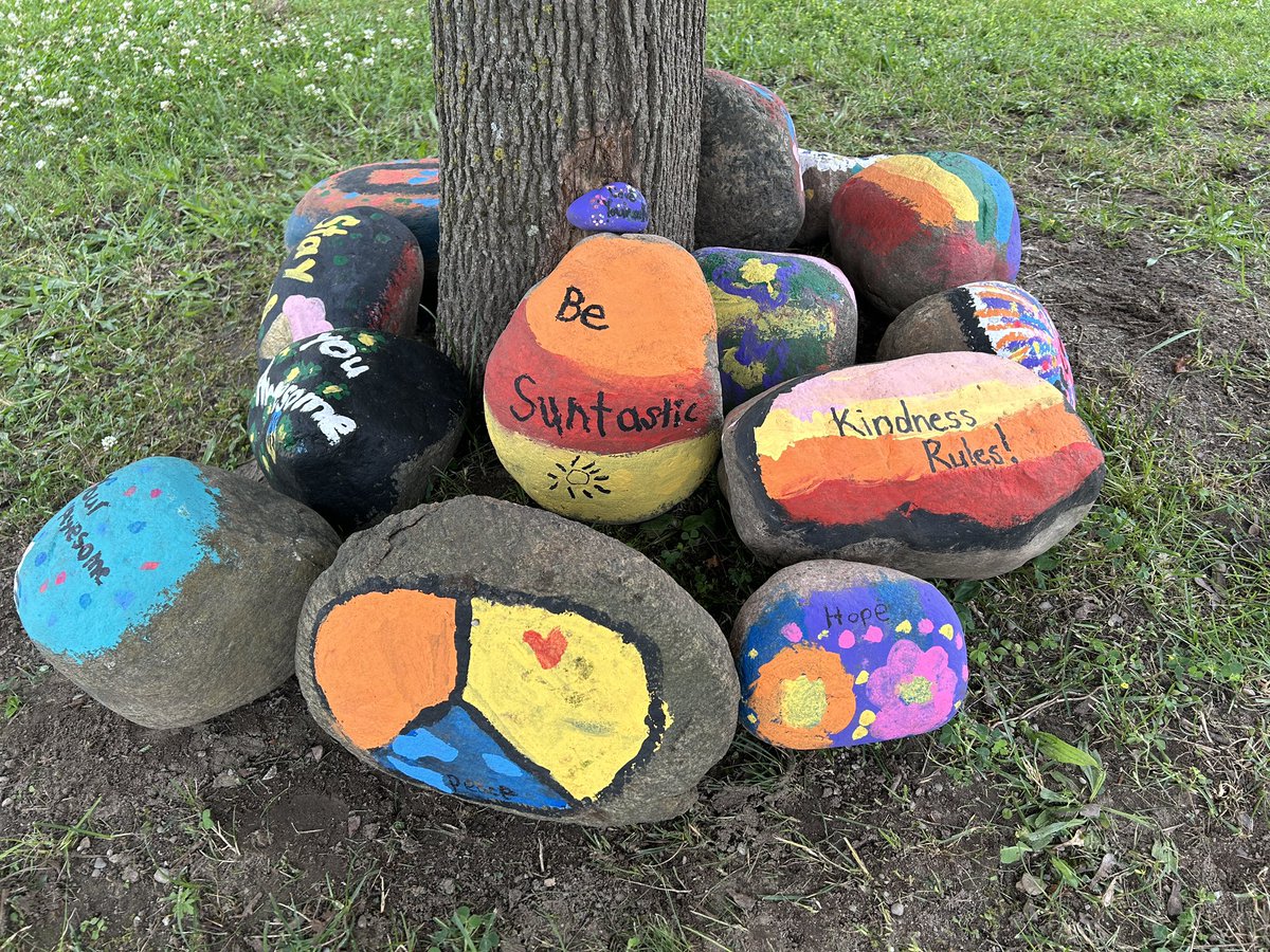 CouchichingHeightsPS tweet media