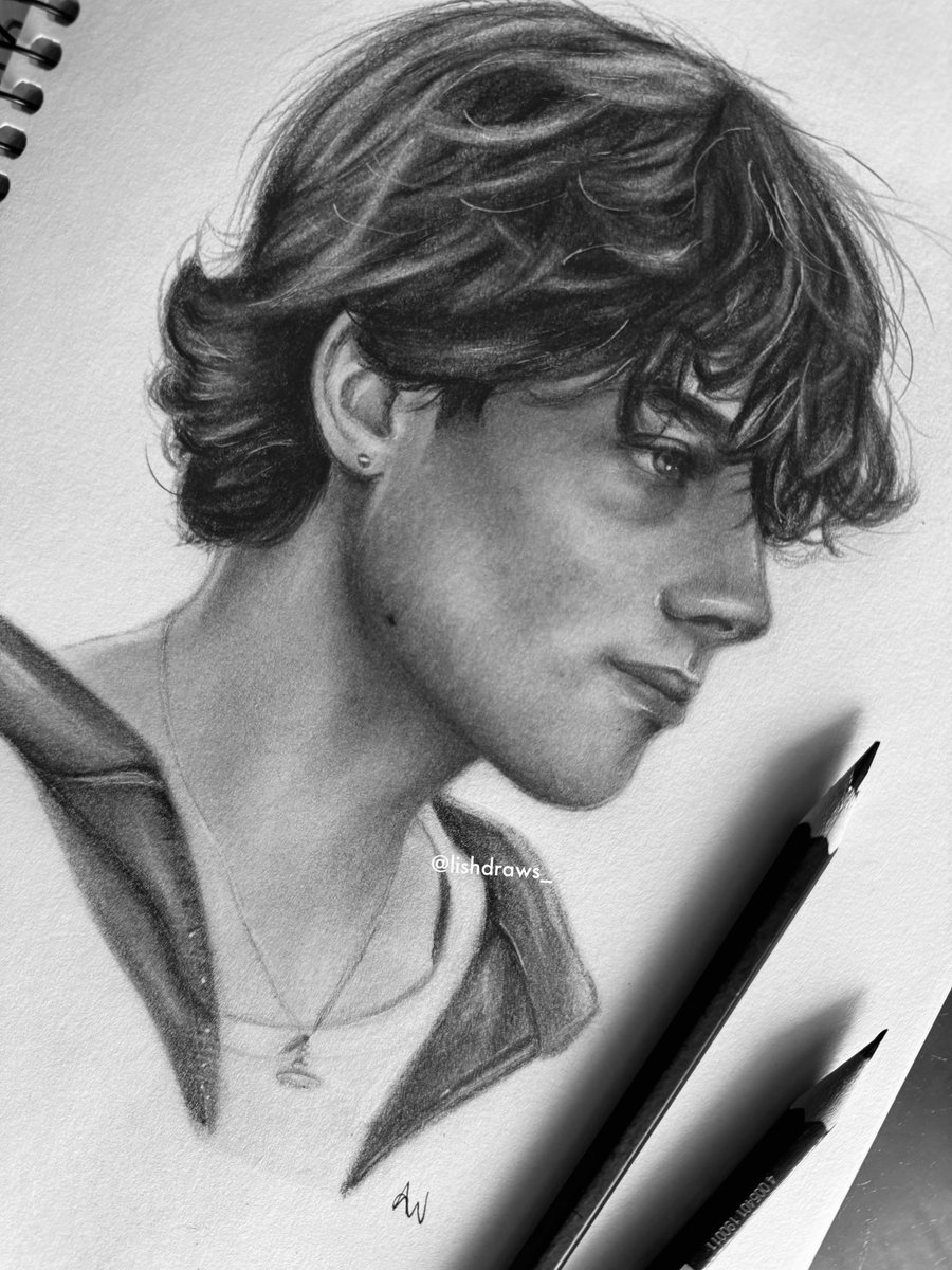 lishdraws_'s tweet photo. Chris Sturniolo 💫✍️
-
This drawing took me so long, but I really like how it turned out! 
Let me know what you think :) 
#chrissturniolo #drawing #sturniolotriplets https://t.co/HE7ARdgML9