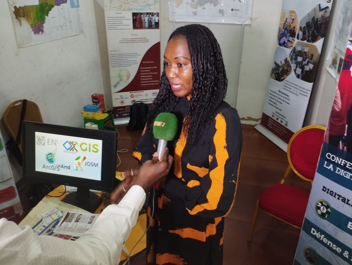 Youthmappers UNIVSEGOU (@youthmappersus) on Twitter photo C'est avec une très grande joie que nous relançons nos activités en participant à cette merveilleuse #senuma qui se tient du 25 au 27 à Bamako.
Merci à <a href="/DaTa_TICS/">DataTIC_Consulting</a> & <a href="/OSM_Mali/">OpenStreetMap Mali🇲🇱</a> pour l'invitation. Vivement la 3ème édition.
<a href="/youthmappers/">YouthMappers</a>
<a href="/youthmappersUS/">Youthmappers UNIVSEGOU</a> . C'est avec une très grande joie que nous relançons nos activités en participant à cette merveilleuse #senuma qui se tient du 25 au 27 à Bamako.
Merci à <a href="/DaTa_TICS/">DataTIC_Consulting</a> & <a href="/OSM_Mali/">OpenStreetMap Mali🇲🇱</a> pour l'invitation. Vivement la 3ème édition.
<a href="/youthmappers/">YouthMappers</a>
<a href="/youthmappersUS/">Youthmappers UNIVSEGOU</a> .