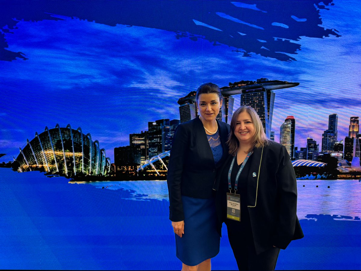 SepreladUIF's tweet photo. 🙌🏻 #Histórico La presidenta Pro Tempore del @gafilat, Liliana Alcaraz 🇵🇾 junto a la futura presidenta del @FATFNews @ElisadeAnda 🇲🇽, por primera vez ambos organismos internacionales de lucha contra el LA/FT/FP, serán liderados de forma simultánea por dos mujeres.

#GobiernoDelPy https://t.co/utORlPOo3E