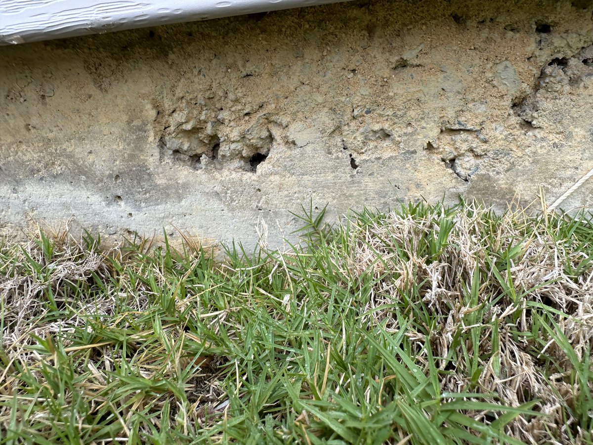 Mandiero3669's tweet image. @DRHorton #moorecounty #drhorton Does this foundation look normal to you #spalling? #ftliberty #pcs beware!!