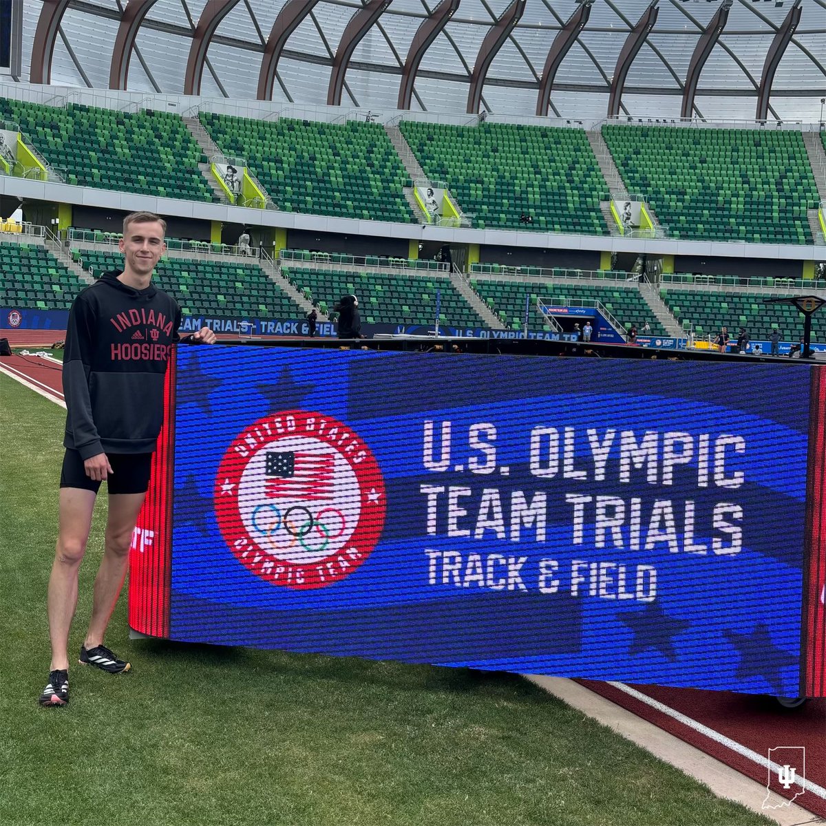 IndianaXCTF's tweet photo. Pre-meet complete! ✔️

@Camden_Marshall will compete in the first round of the 800m in Eugene tomorrow night at 7:30pm ET! 

#IUTF x #TrackFieldTrials24 https://t.co/PB9VpOZ7kr
