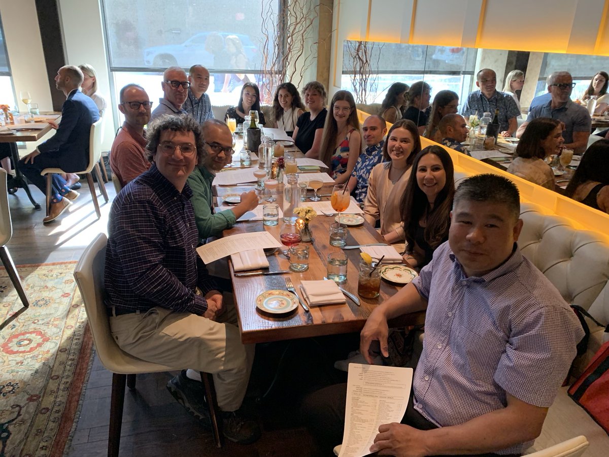 Whelan lab reunion at #ASV2024. Such great dinner to catch up with old friends and meet the new generation. ⁦<a href="/vsv512/">Sean P.J. Whelan</a>⁩