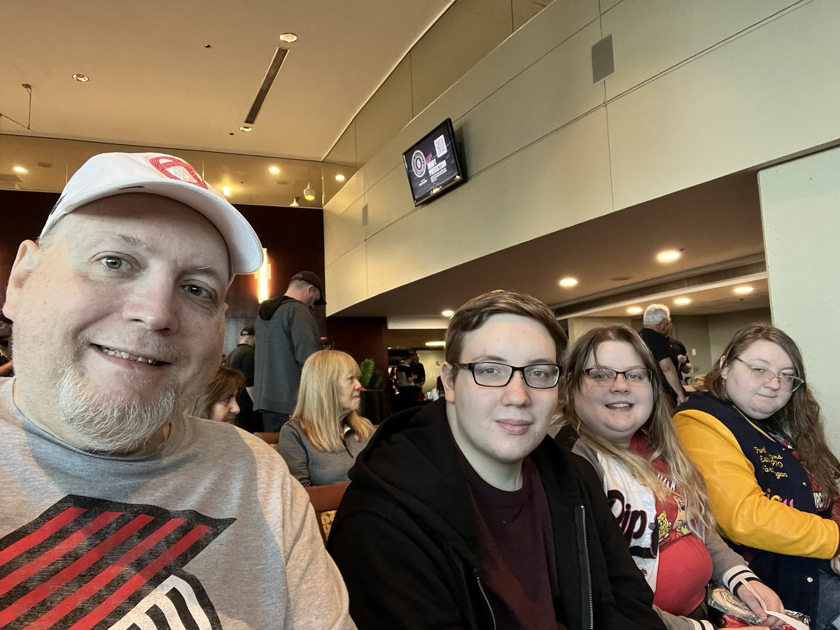 1MarkCoker's tweet photo. Trailblazers 2024 Draft Party in the #RoseRoom with the kids. https://t.co/GoXMS43ERE