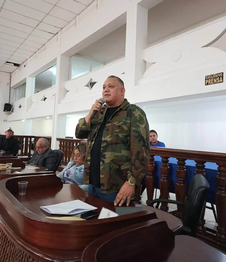AlcalaGilberto's tweet photo. @MSomosVen edo Bolivar solicitará al nuevo Ministro de Minas, a la @CVMVenezuela y a la Misión Piar junto a nuestra Red de Deportes y Red  Miner@s la realización de los *I Juegos Deportivos del Arco Minero del Orinoco. @NicolasMaduro @delcyrodriguezv @jorgerpsuv @35vanesamontero https://t.co/wSzwfFa7sO
