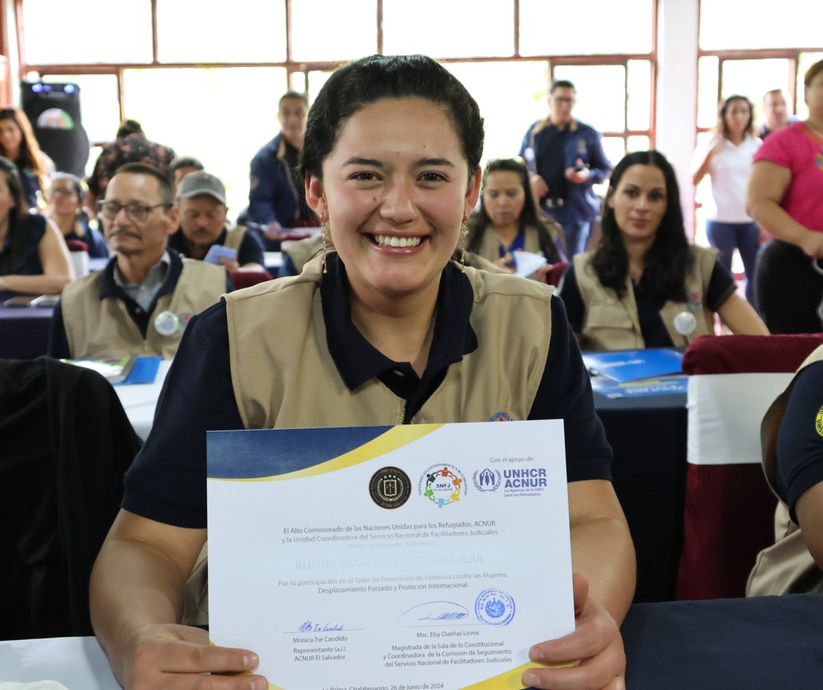 ACNURElSalvador's tweet photo. 🇺🇳🕊️ Esto es posible gracias al apoyo de @UNPeacebuilding a través del proyecto “Respuesta Trinacional para una Movilidad Humana Digna, Pacífica e Inclusiva en el norte de Centroamérica” implementado por @ACNUR_es, @OIMSV y @PNUDSV  🇬🇹🇭🇳🇸🇻. https://t.co/6KC1VHKo9M