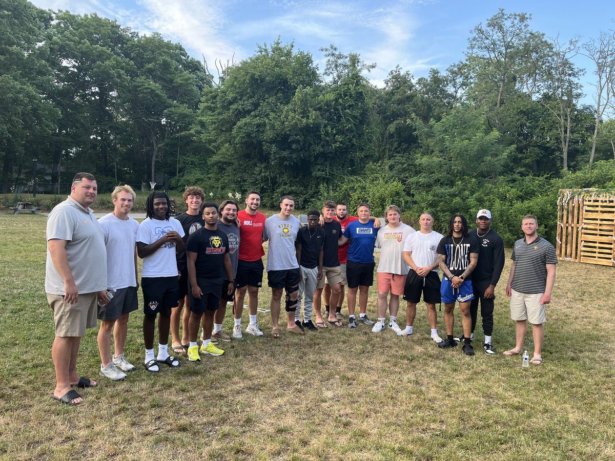 CoachCebrosky's tweet photo. Always an amazing time getting our @KingsCollegeFB  players together for a little cookout in the Jersey Shore! 
#ItIsAJerseyThingAtKings https://t.co/zeBfzCFOEs