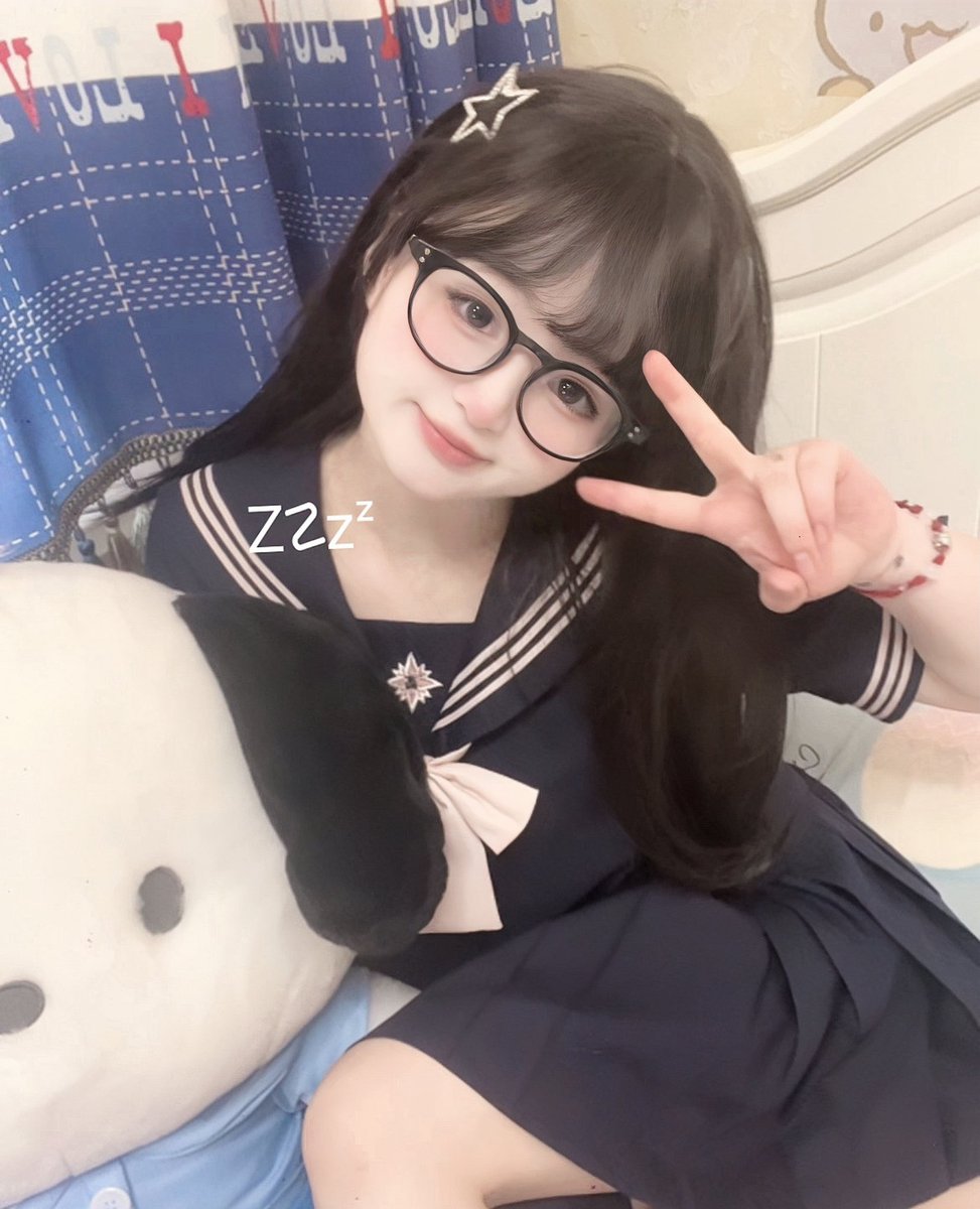 Bi8Bog's tweet photo. 有没有中介 求带带！！我真的哭死 感觉自己会碰到坏人55555 南京 上学 17 身高151    是做兼职  好人中介看到能不能私我 https://t.co/6UMDRUoTkl
