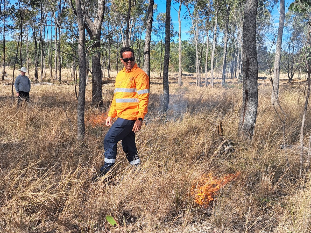 sqnnswhub's tweet photo. Learning, sharing & building knowledge of landscape fire management ππ₯
Roma Node Manager, Lorinda Otto, recently joined Robbie from #FireLore at the final cool burn for #GunggariNativeTitleAboriginalCorporation Knowledge Sharing session at Claravale Station north of Mitchell. https://t.co/yA6Kq7zNBc