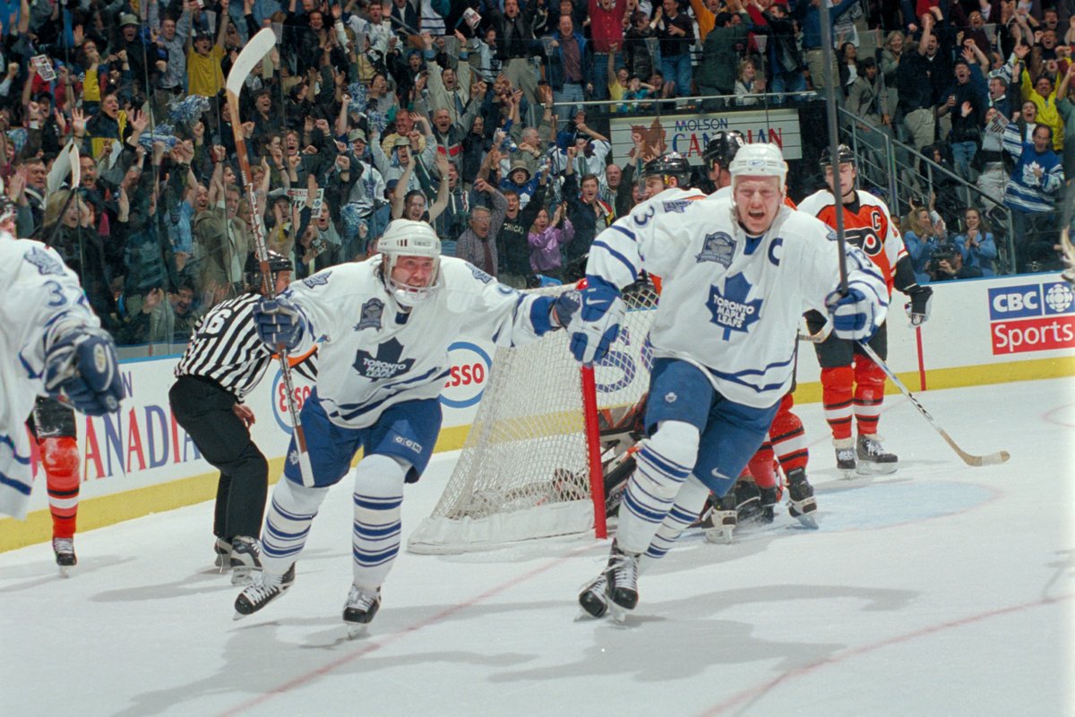 LeafsAlumni's tweet image. We are deeply saddened to learn of the sudden passing of Sergei Berezin.

Sergei was drafted by the @MapleLeafs in 1994 and spent five seasons with the Leafs.  

Our thoughts are with his family and friends at this time.
 
#LeafsForever