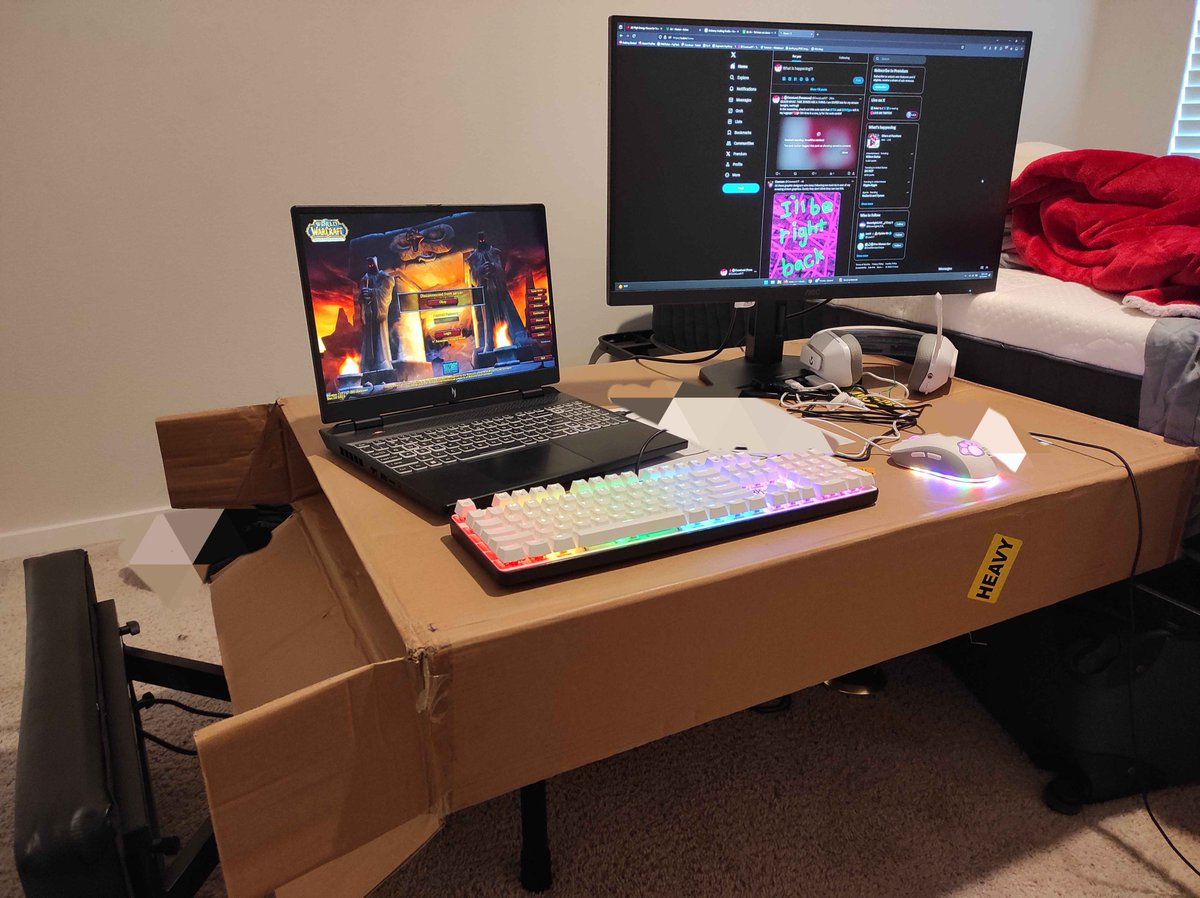 CocoLustVT's tweet image. starting (mostly) on time today! live in five &amp;lt;33
i am using the stream setup of the GODS.