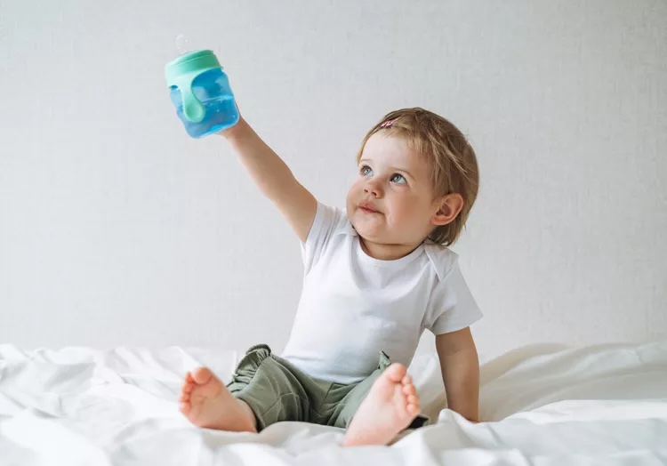 If you have a baby at home, you might be wondering when babies can drink water. From <a href="/parents/">Parents</a>- bit.ly/4cv7vHQ #parenting #resources