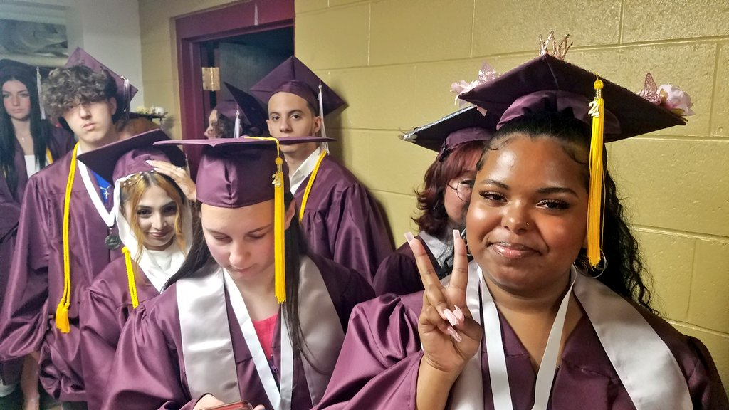 Class of 2024 commencement is underway! 🎓👏#Classof2024 #WeAreVliet