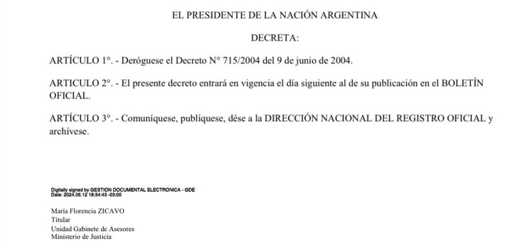 JuanGrabois's tweet photo. Mientras en Bolivia los militares intentan un Golpe de Estado, en Argentina el Gobierno negacionista quiere disolver la Unidad de Búsqueda de Niños desaparecidos en la dictadura.

Este Gobierno, el único de la región que espero a que se frustre el intento de Golpe de Estado en Bolivia para repudiarlo y tan solo desde cancillería, está intentando eliminar por decreto la “Unidad Especial de Investigación de la desaparición de niños como consecuencia del accionar del terrorismo de Estado” (UEI) dependiente de la CONADI, área clave del Estado creada para la construcción de Memoria, Verdad y Justicia y emblema del retorno de la democracia. El proyecto de decreto anda circulando ya con firma y todo, agazapado esperando el momento de lanzarse. ¿Tal es la defensa de la última dictadura que están dispuestos a dejar de buscar a los niños secuestrados? ¿Esta es su revancha? No podemos permitir que suceda. 
La política negacionista es la justificación de las bestias golpistas en el presente. Ni en Argentina, ni en Bolivia ni en ningún rincón de la Patria Grande podemos justificar semejante cinismo antidemocrático.

En toda América Latina, Nunca Más.