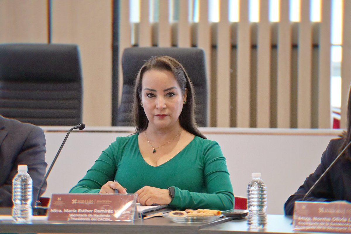 Esther_RamirezV's tweet photo. En la  2.ª Sesión Ordinaria del Consejo de Armonización Contable del Estado de Hidalgo #CACEH, se tomó protesta a @VaneEscalanteA, titular de @Salud_Hidalgo y se presentó el Informe de Resultados de la Cuenta de la Hacienda Pública del Estado de Hidalgo, del ejercicio 2023. 💰

En esta sesión también se presentaron las Evaluaciones de la Armonización Contable #SEvAC a los entes públicos de estado, donde reiteramos el compromiso de trabajar información homogénea de las finanzas, facilitando el escrutinio público y las tareas de fiscalización.  Estuvieron presentes @jorvalverdeASEH, de la @ASEH_Hgo y  @OsirisLeines, presidente de la Junta de Gobierno del @CongresoHidalgo.