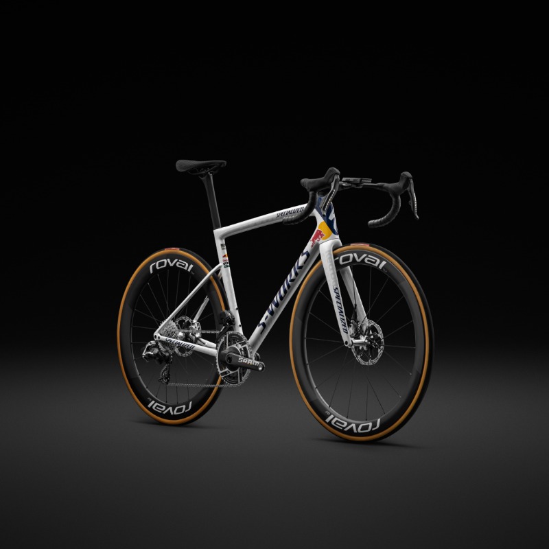specialized_j's tweet photo. S-Works Tarmac SL8 LTD Red Bull - BORA - hansgrohe Editionが登場。

7月26日(金)から8月18日(日)まで抽選販売の申し込みを受け付け、一部のスペシャライズドストアでは抽選申し込み期間中に展示も実施します。

歴史的な１台をぜひ店頭でもご覧ください。