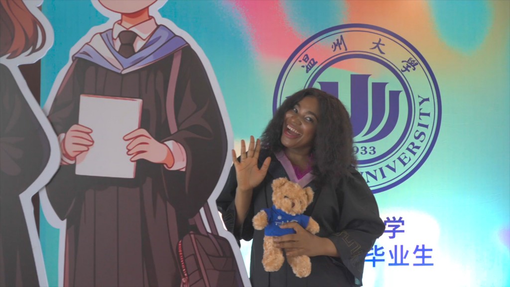 UniversityWz's tweet photo. #毕业 以温大之名启程未来   温州大学2024年毕业典礼暨学位授予仪式 https://t.co/9xZtEk5BLM via @YouTube https://t.co/ty1ky5omtD