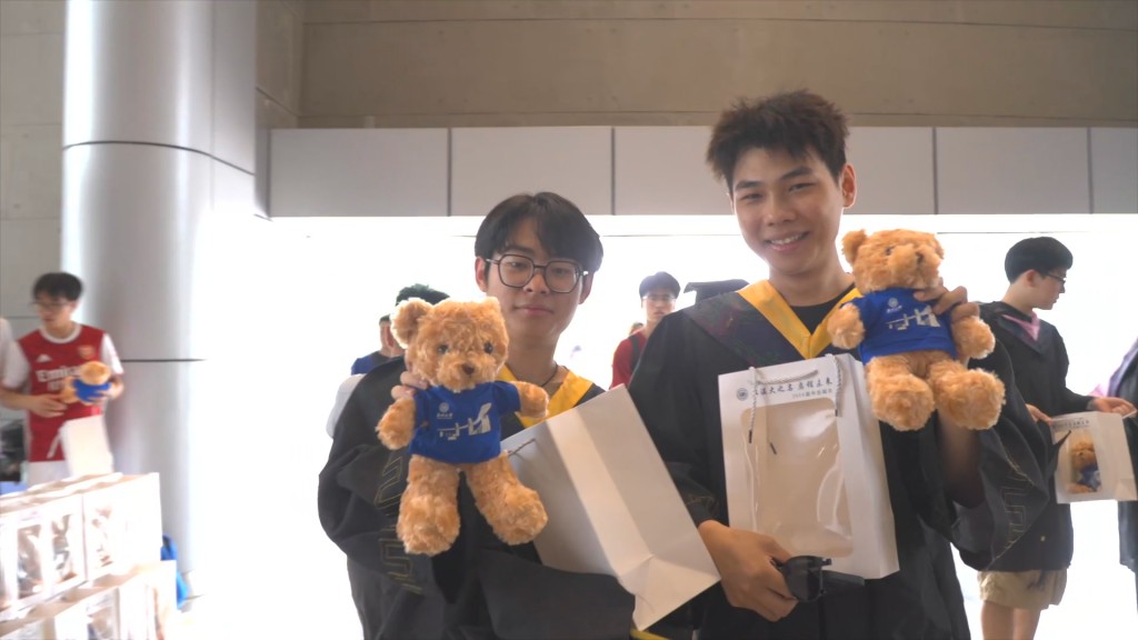 UniversityWz's tweet photo. #毕业 以温大之名启程未来   温州大学2024年毕业典礼暨学位授予仪式 https://t.co/9xZtEk5BLM via @YouTube https://t.co/ty1ky5omtD