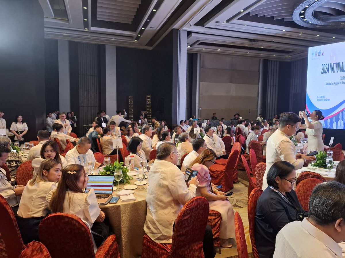 PTVph's tweet photo. TINGNAN: Inaasahan ang pagdalo ni Pangulong Ferdinand R. Marcos Jr. sa ikalawang araw ng 2024 National Employment Summit ng Department of Labor and Employment (DOLE) sa The Manila Hotel sa Maynila ngayong Huwebes, Hunyo 27. | via Bernard Ferrer https://t.co/YejcsTYhbt