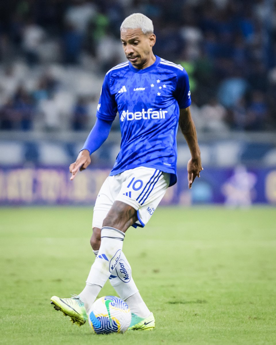 SofascoreBR's tweet photo. 🔎 Matheus Pereira é o jogador com a maior Nota do @Brasileirao 2024! 🔥🔥

⚔️ 10 jogos
⚽️ 3 gols
🅰️ 2 assistências
🅿️ 5 participações em gols (1º entre os meias!)
🔑 23 passes decisivos (!)
🛠 4 grandes chances criadas (!)
💨 14 dribles certos (67%!)
💯 Nota Sofascore 7.60 https://t.co/j9DsYCrGnN