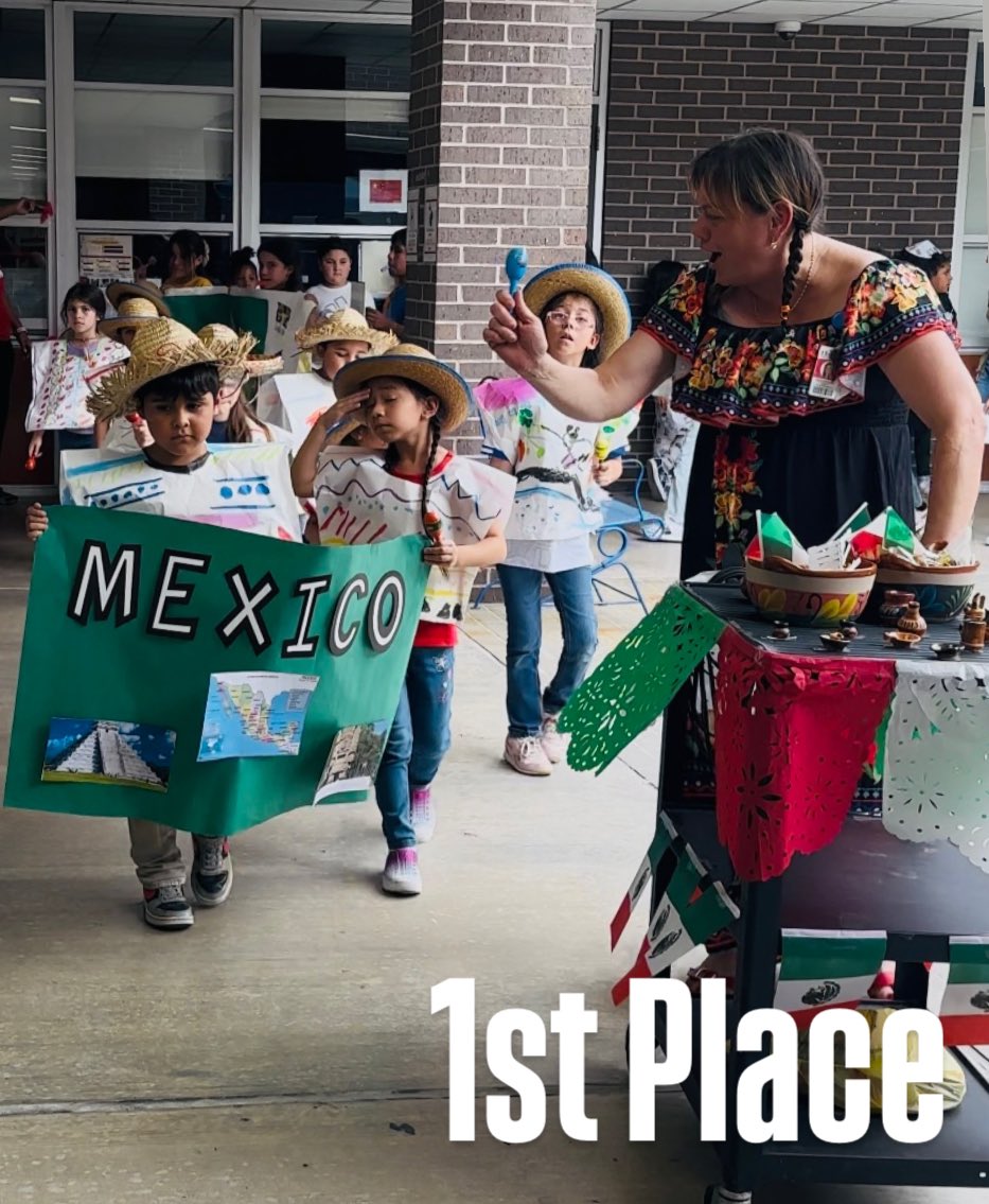 AlexOrtiz_teach's tweet image. Today #CampCalvert students participated in #ChooseYourDestination Parade, where they showcased a different country’s culture and traditions. 

Congratulations to @Alvarado_reads @FSimonMath and Ms. Palizo’s class as the winners!

@H3Berry @vlstockwell @AldineES_Summer #MyAldine