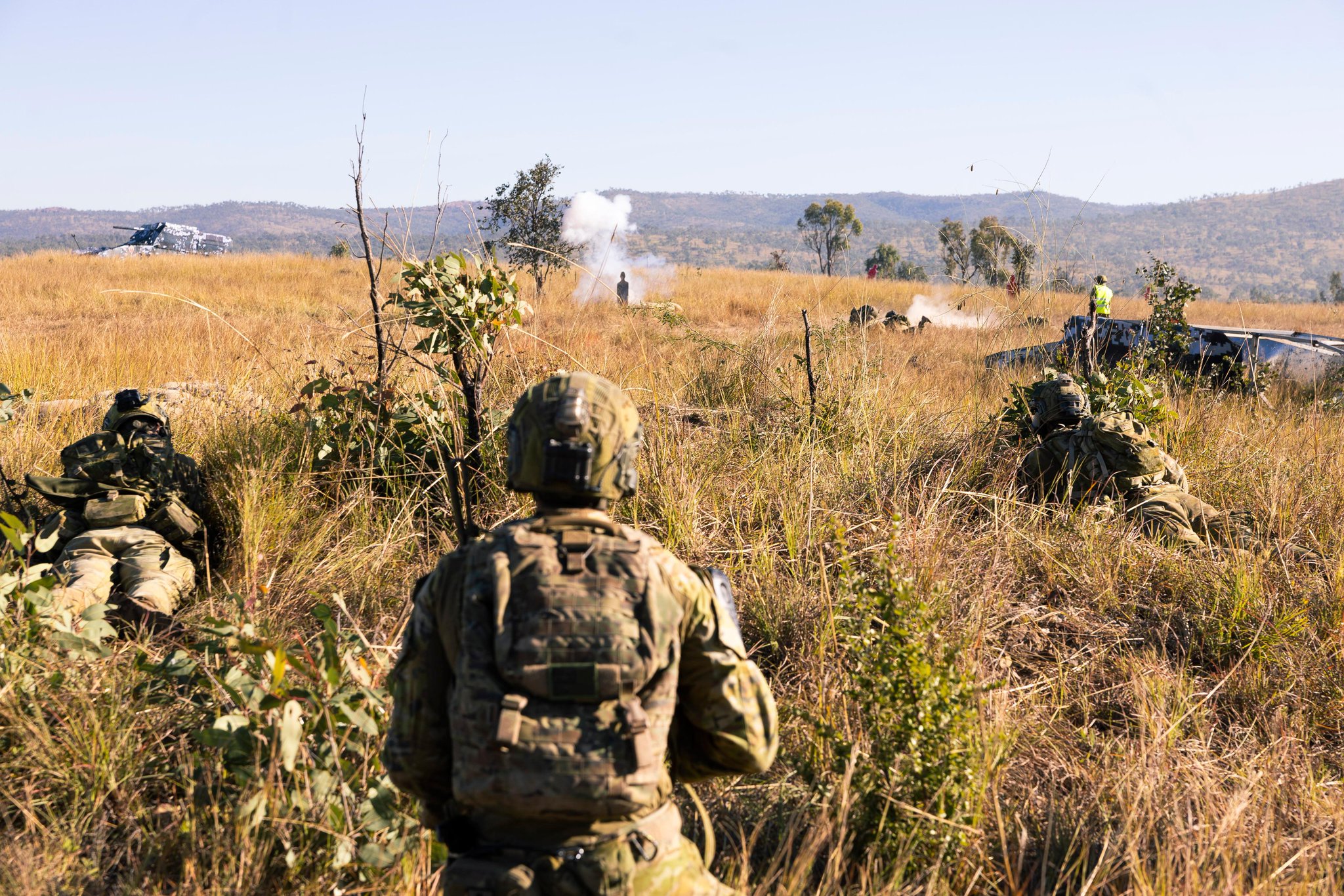 その他 Army Australia e Odgers Diggers Australian Army Navy by George Odgers - AbeBooks