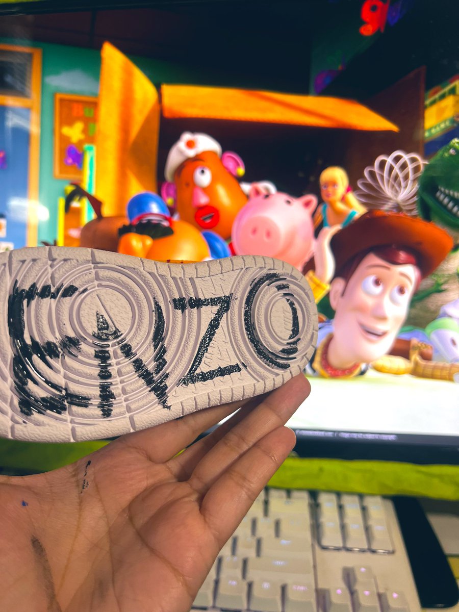 WaifuCrafts's tweet photo. Working on another shoe commission!! #shoe #customshoes #diy #comissionsopen #comissons #SmallBiz #art #artist #toystory #nike #Disney https://t.co/YLWelp7riv