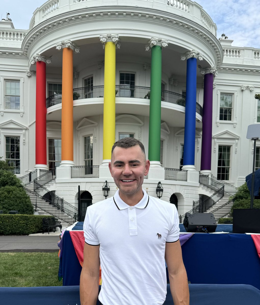lambertmeltonnc's tweet photo. Concluding Pride Month at the White House. Thankful to have a supportive president. #outforbiden🌈 https://t.co/ayFq9BgcB0