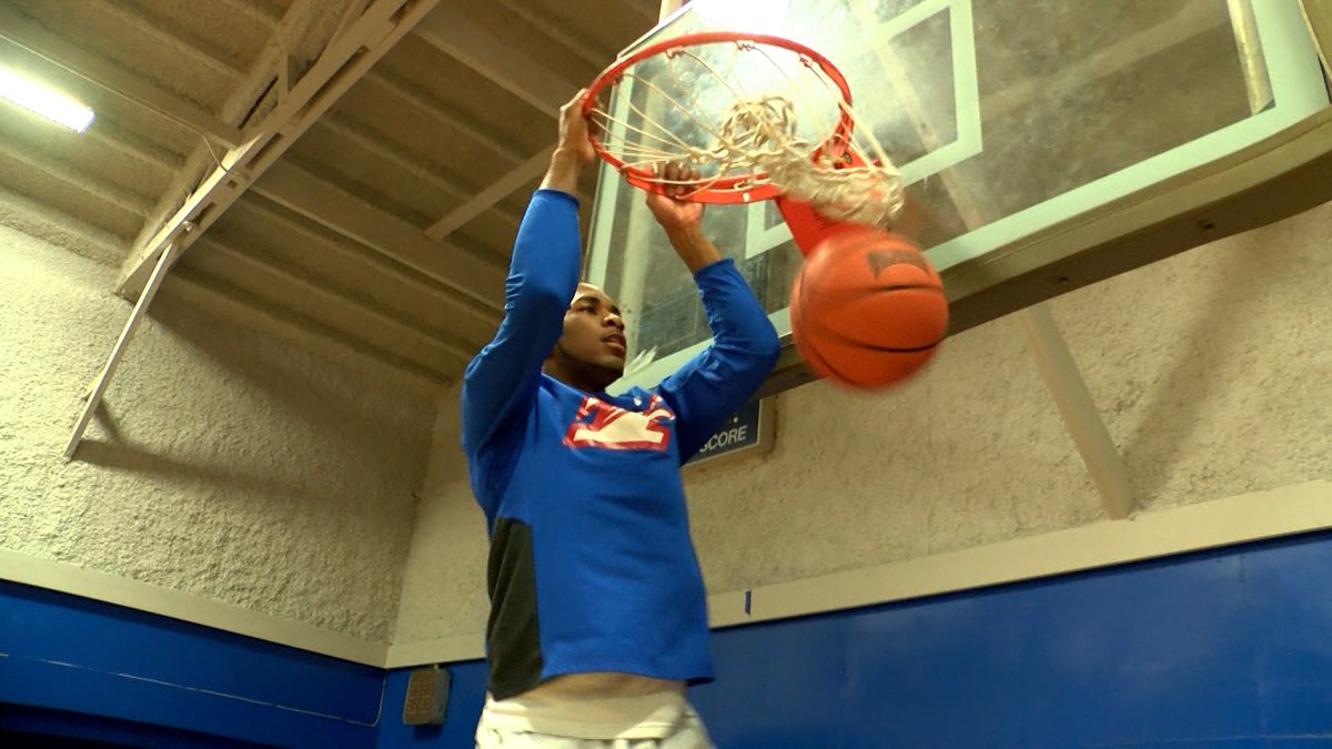 SBemisOnline's tweet photo. One of my favorite athletes from Valley, former @ImmanuelHoops &amp; FPU Sunbird Darrin Person Jr. @DPJr_25 will join me on set during @KSEE24 at 6:30p and @CBS47 at 7p to talk about his ongoing hoops career &amp; basketball camp he's hosting early next week. @IHSNation @fpusunbirds https://t.co/3puhXRc6p6
