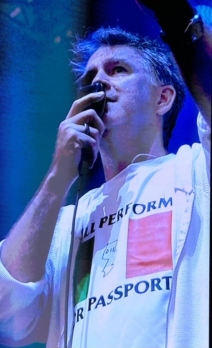 kennsysmith's tweet image. And a rainbow came out for @lcdsoundsystem at @MalahideCastleG to celebrate their biggest ever (non-festival) headline gig
#LCDSoundsystem
#WillPerformForAPassport
 #HassleAtTheCastle