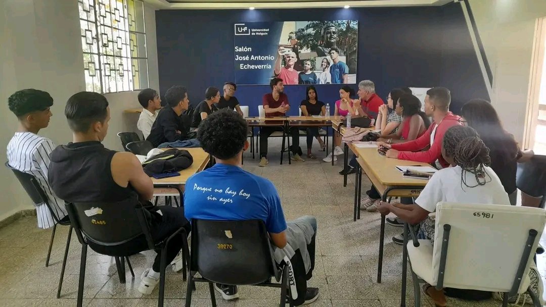 Se Desarrolló la reunión ordinaria del consejo <a href="/FEUdelaUHo/">FEU de la UHo</a>, donde abordamos temas medulares  para la organización. 
Tuvimos como invitado especial  al MsC. Francisco Cordón  González director  de extensión  en nuestra <a href="/univholguinera/">UniversidadHolguin</a> 
#SomosFEU
#EspacioParaCrecer