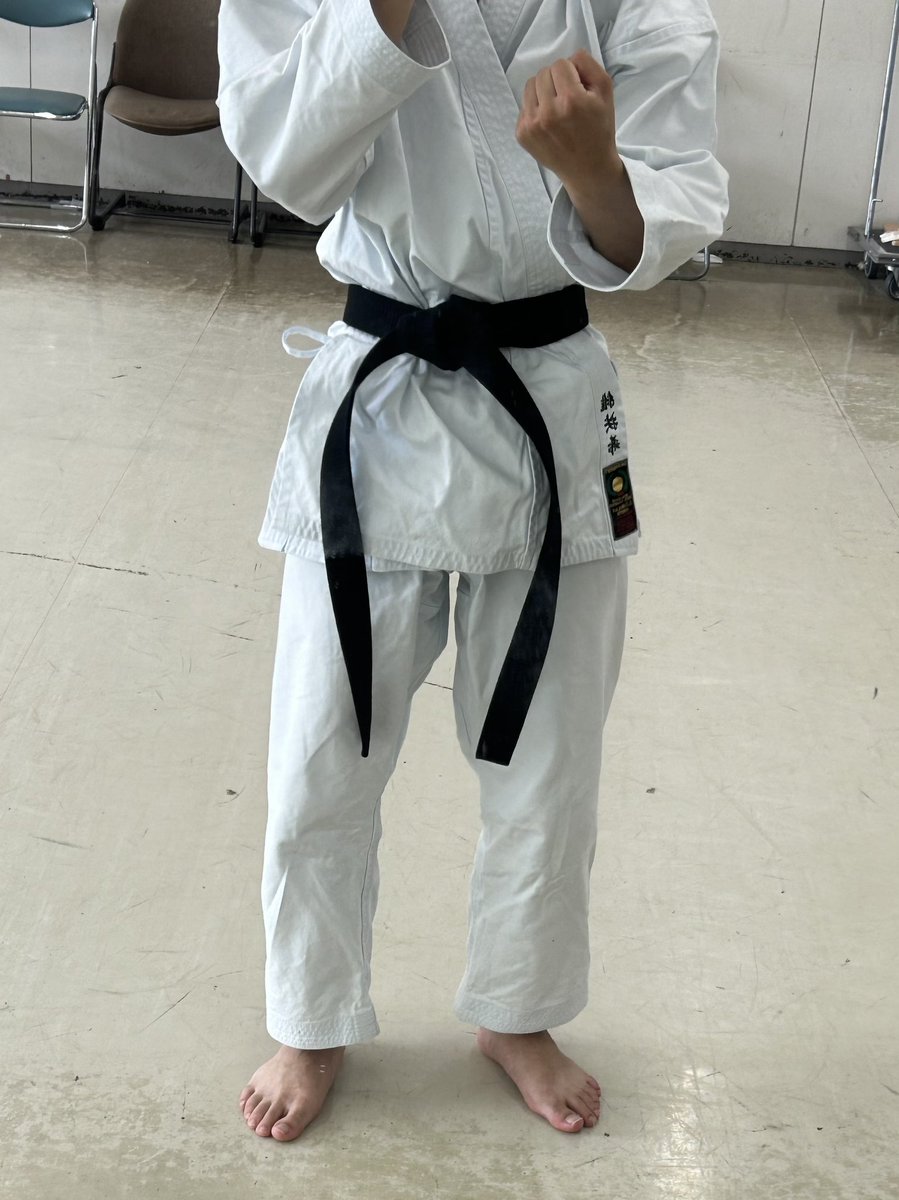 今日は個人練です。
時間は不定なのですが、只今練習中ですので一緒に汗を流したい方💦は是非来てください！集会室4で待っています！
