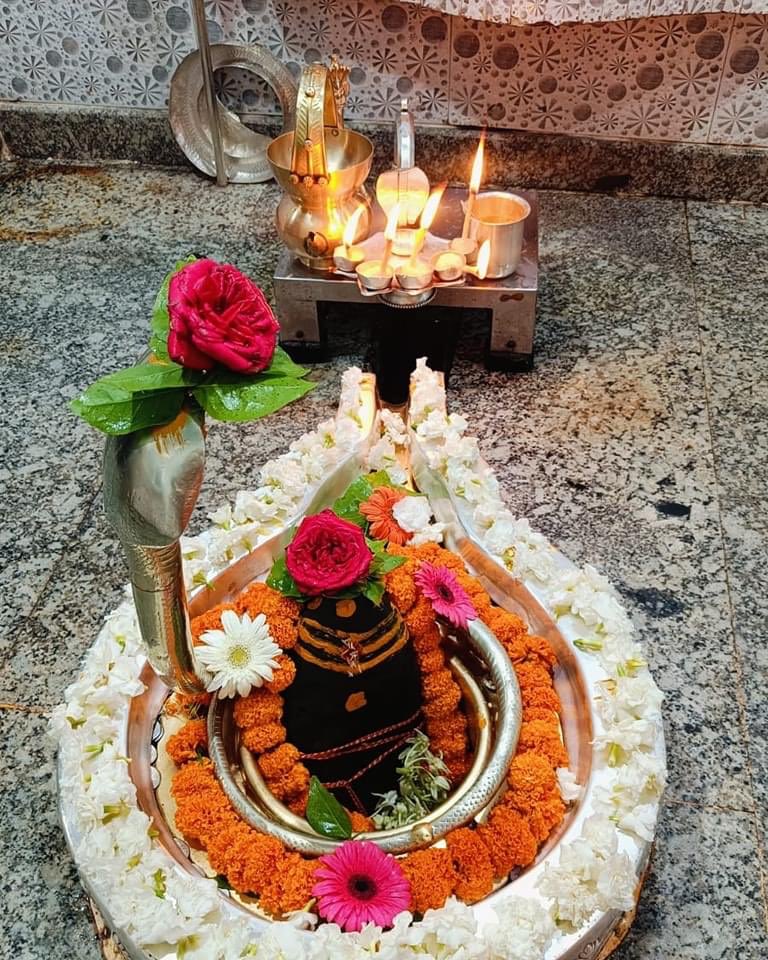 isomendratomar's tweet photo. Jai Shri Neelkanth Mahadev https://t.co/gKq8hkNHL9
