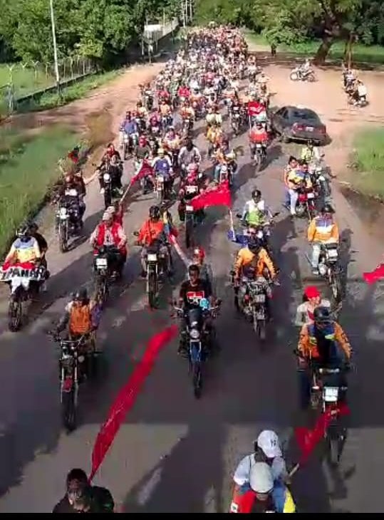 MRTJTMONAGAS Gran movilización de los caballitos de hierro en conjunto con el GPPSB en respaldo a nuestro presidente Nicolás Maduro. 
#NicoTieneElSon 
<a href="/NicolasMaduro/">Nicolás Maduro</a>